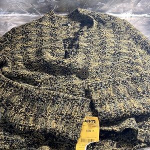 600 West jacket size medium new with tags